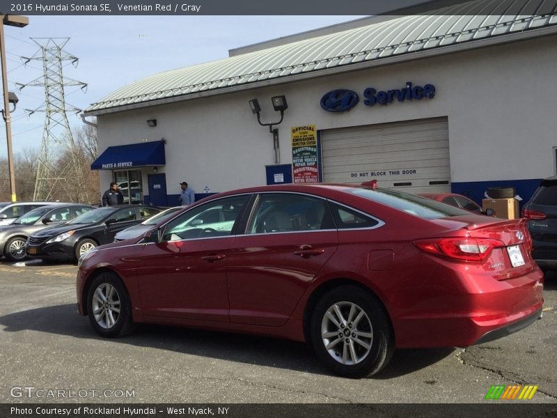 Venetian Red / Gray 2016 Hyundai Sonata SE