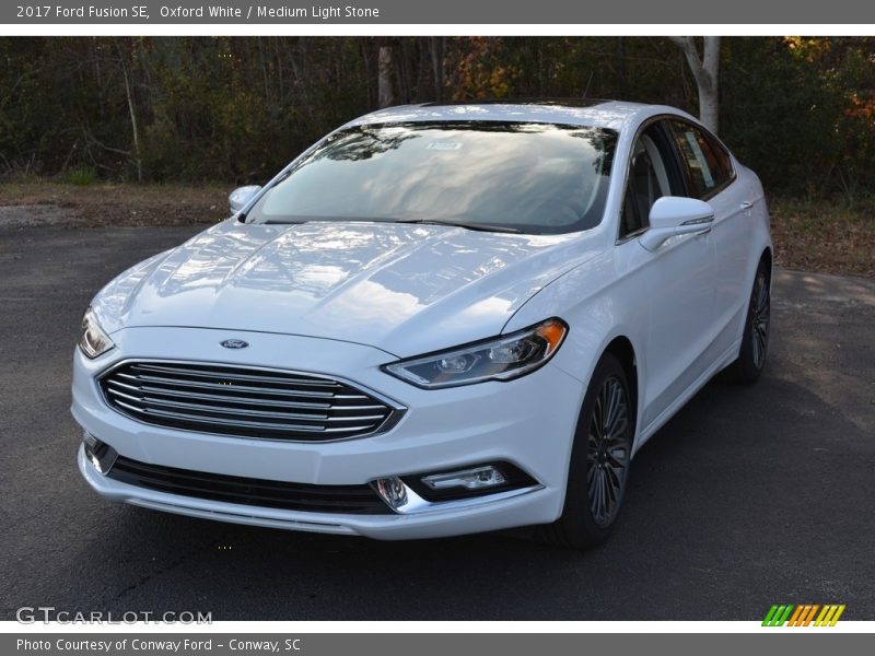 Oxford White / Medium Light Stone 2017 Ford Fusion SE