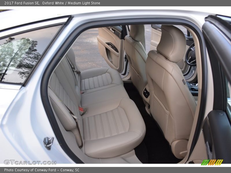 Oxford White / Medium Light Stone 2017 Ford Fusion SE