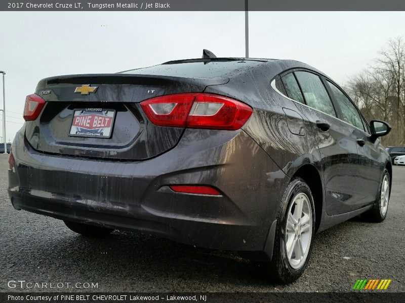 Tungsten Metallic / Jet Black 2017 Chevrolet Cruze LT