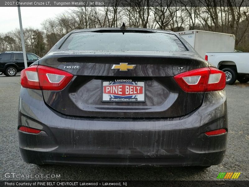 Tungsten Metallic / Jet Black 2017 Chevrolet Cruze LT