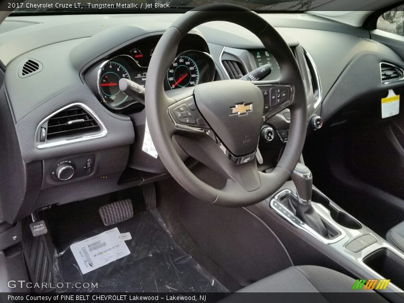 Tungsten Metallic / Jet Black 2017 Chevrolet Cruze LT