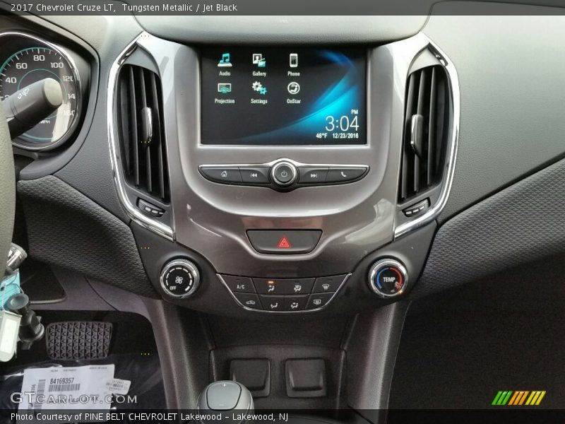 Tungsten Metallic / Jet Black 2017 Chevrolet Cruze LT