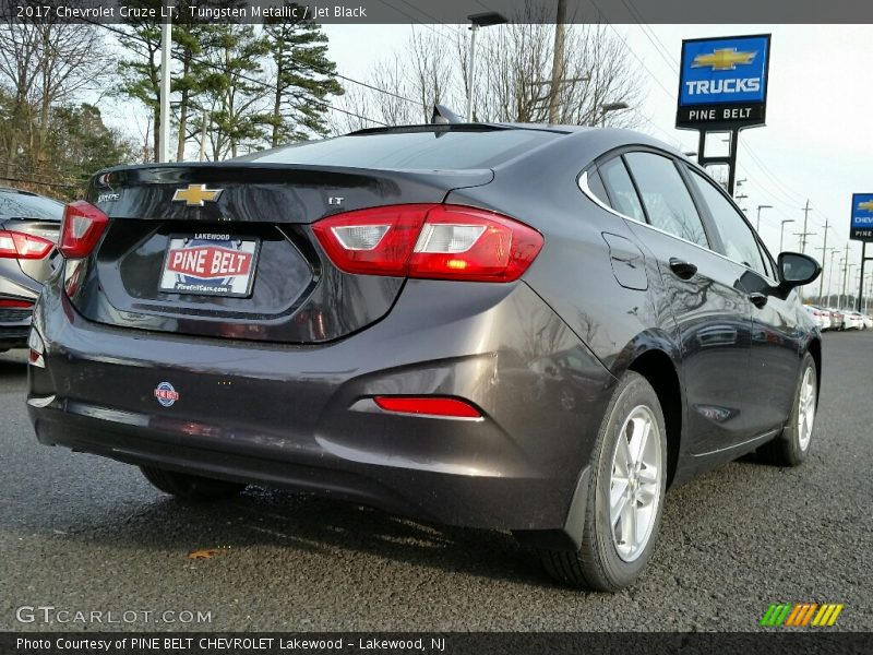 Tungsten Metallic / Jet Black 2017 Chevrolet Cruze LT
