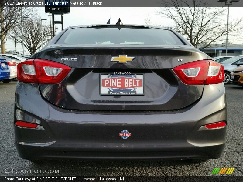Tungsten Metallic / Jet Black 2017 Chevrolet Cruze LT