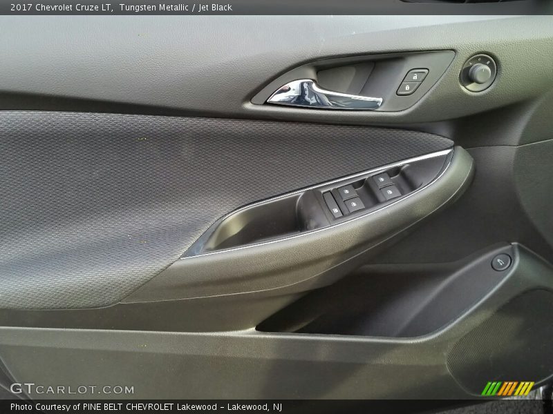 Tungsten Metallic / Jet Black 2017 Chevrolet Cruze LT
