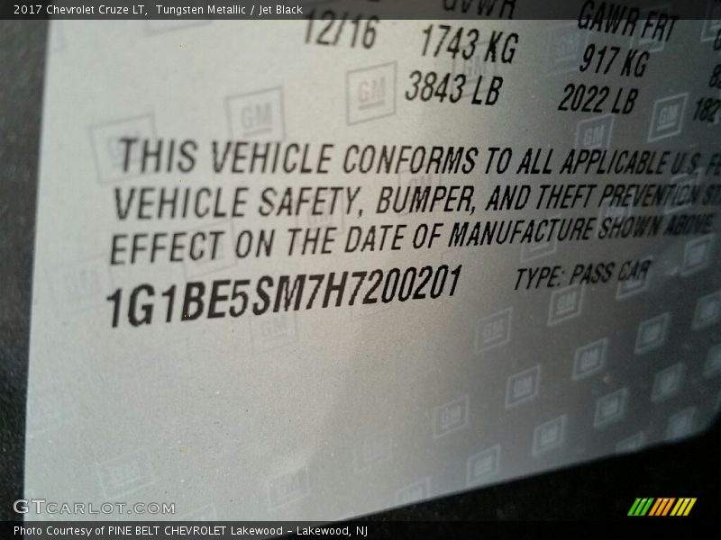 Tungsten Metallic / Jet Black 2017 Chevrolet Cruze LT