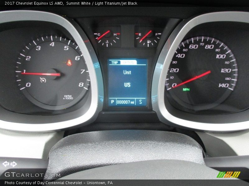 Summit White / Light Titanium/Jet Black 2017 Chevrolet Equinox LS AWD