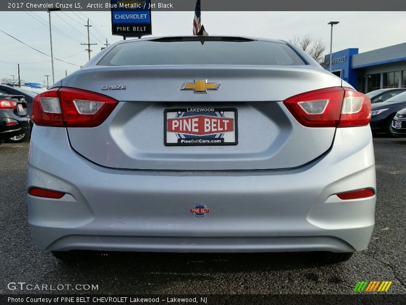 Arctic Blue Metallic / Jet Black 2017 Chevrolet Cruze LS