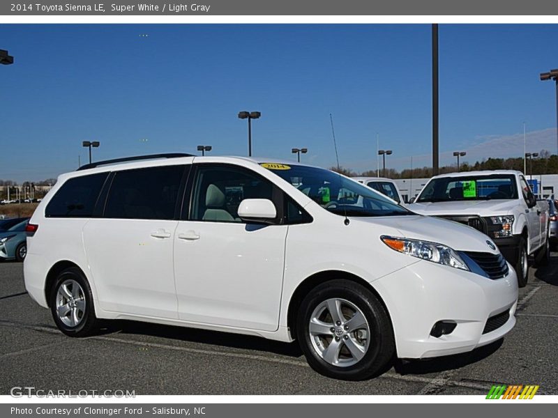 Super White / Light Gray 2014 Toyota Sienna LE
