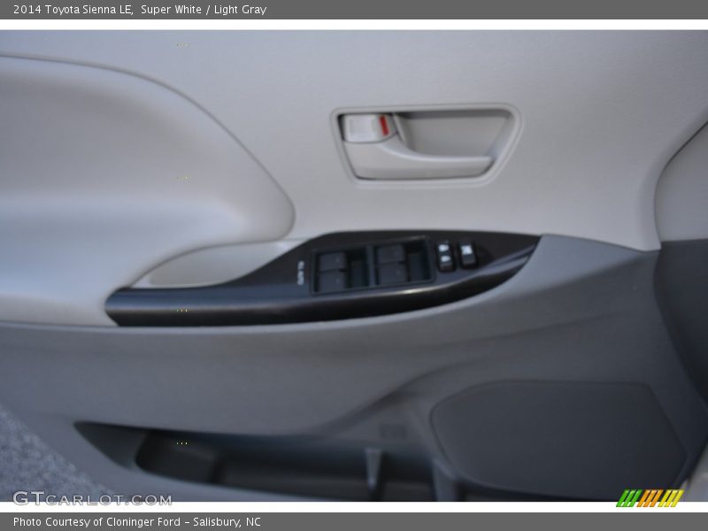 Super White / Light Gray 2014 Toyota Sienna LE