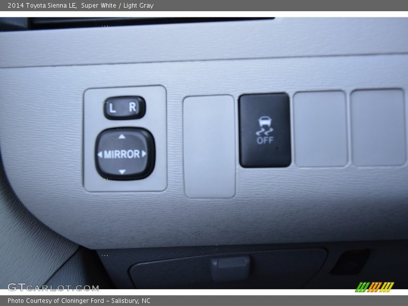 Super White / Light Gray 2014 Toyota Sienna LE