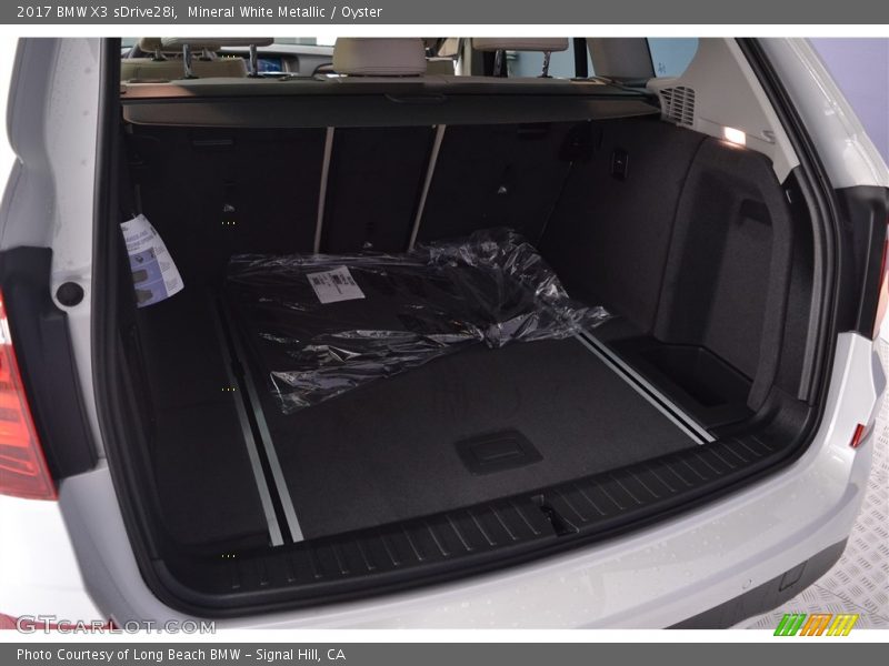 Mineral White Metallic / Oyster 2017 BMW X3 sDrive28i
