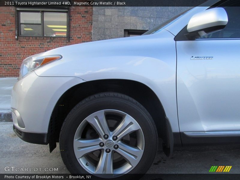 Magnetic Gray Metallic / Black 2011 Toyota Highlander Limited 4WD