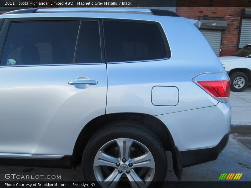 Magnetic Gray Metallic / Black 2011 Toyota Highlander Limited 4WD