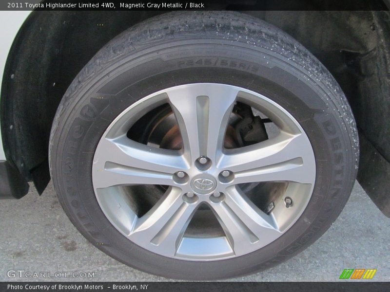 Magnetic Gray Metallic / Black 2011 Toyota Highlander Limited 4WD