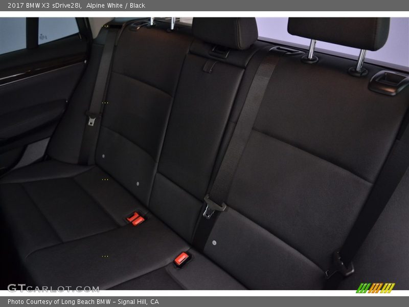 Alpine White / Black 2017 BMW X3 sDrive28i