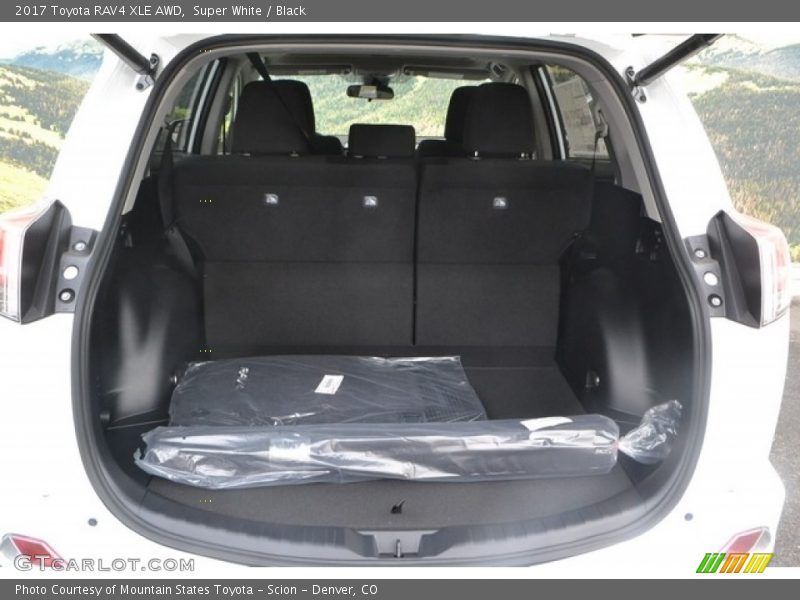 Super White / Black 2017 Toyota RAV4 XLE AWD