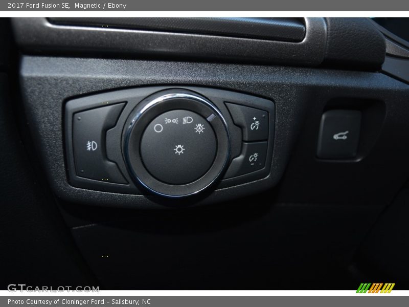 Magnetic / Ebony 2017 Ford Fusion SE