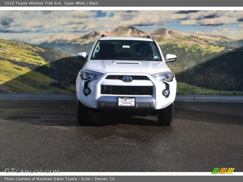 Super White / Black 2016 Toyota 4Runner Trail 4x4