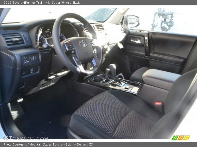 Super White / Black 2016 Toyota 4Runner Trail 4x4