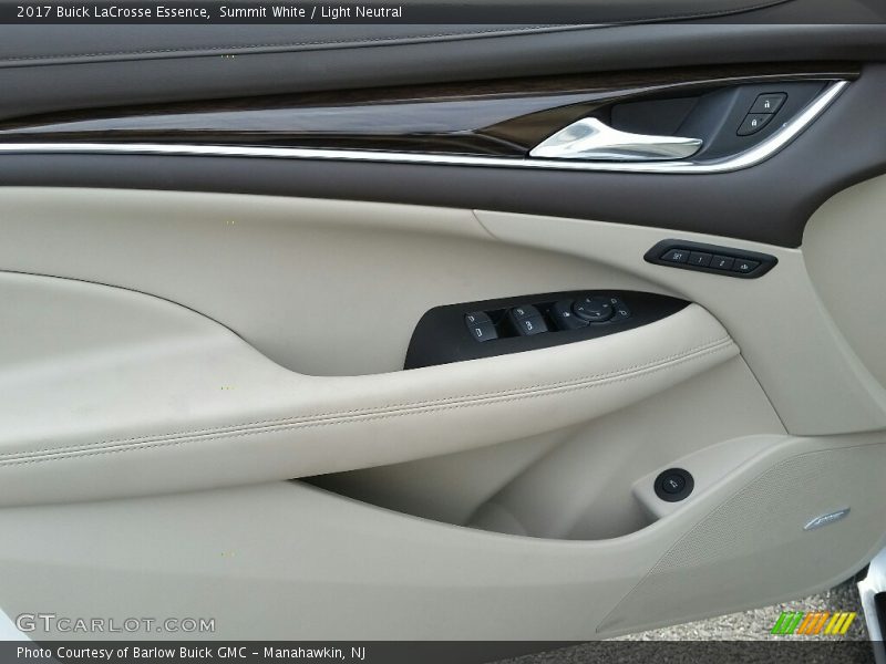 Summit White / Light Neutral 2017 Buick LaCrosse Essence