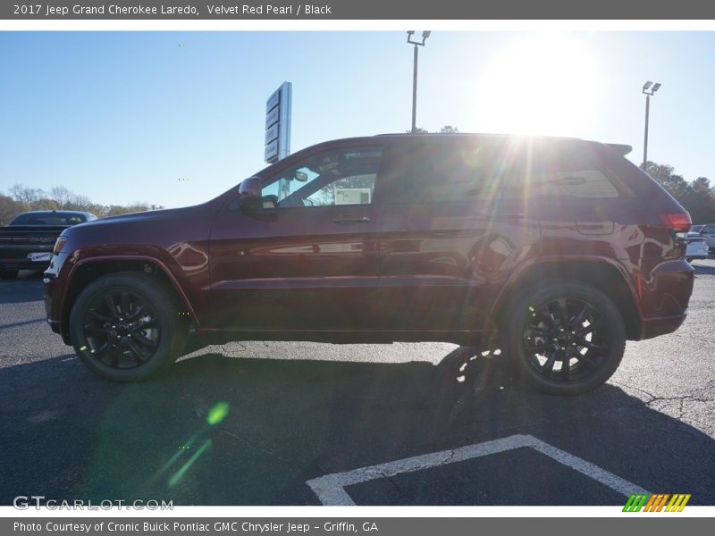 Velvet Red Pearl / Black 2017 Jeep Grand Cherokee Laredo