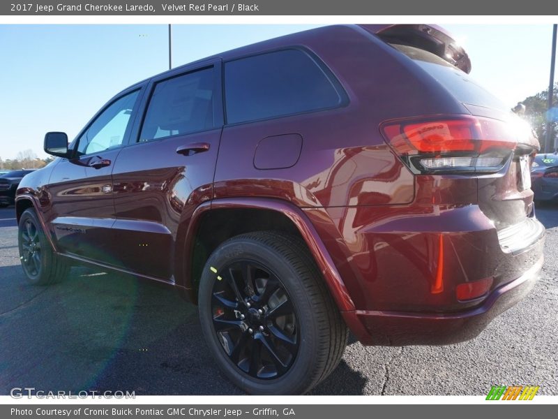 Velvet Red Pearl / Black 2017 Jeep Grand Cherokee Laredo