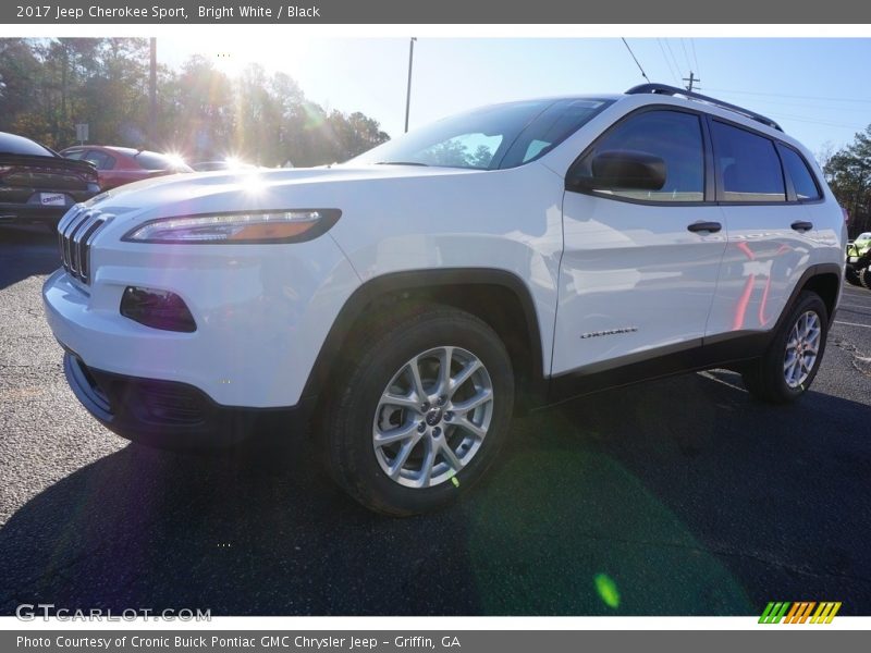 Bright White / Black 2017 Jeep Cherokee Sport