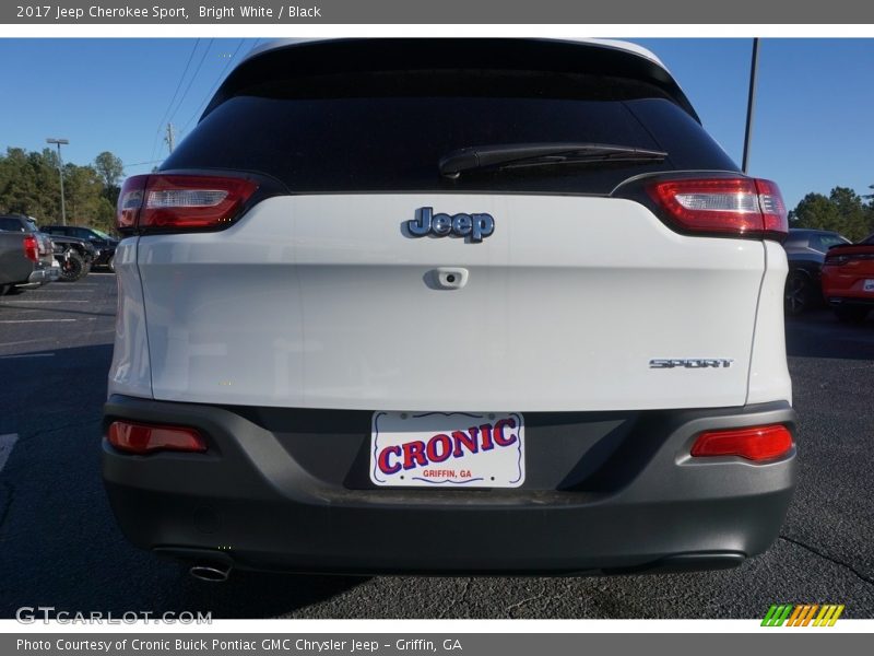 Bright White / Black 2017 Jeep Cherokee Sport