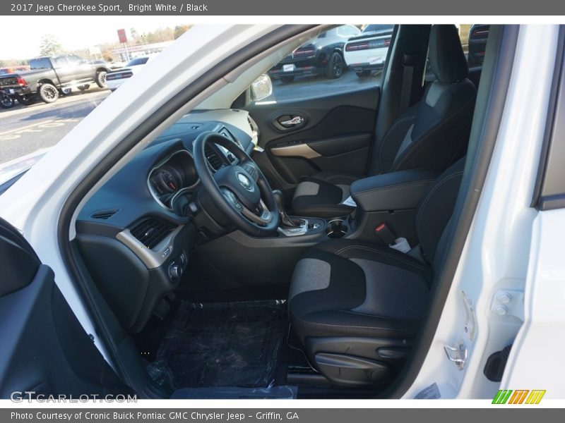 Bright White / Black 2017 Jeep Cherokee Sport