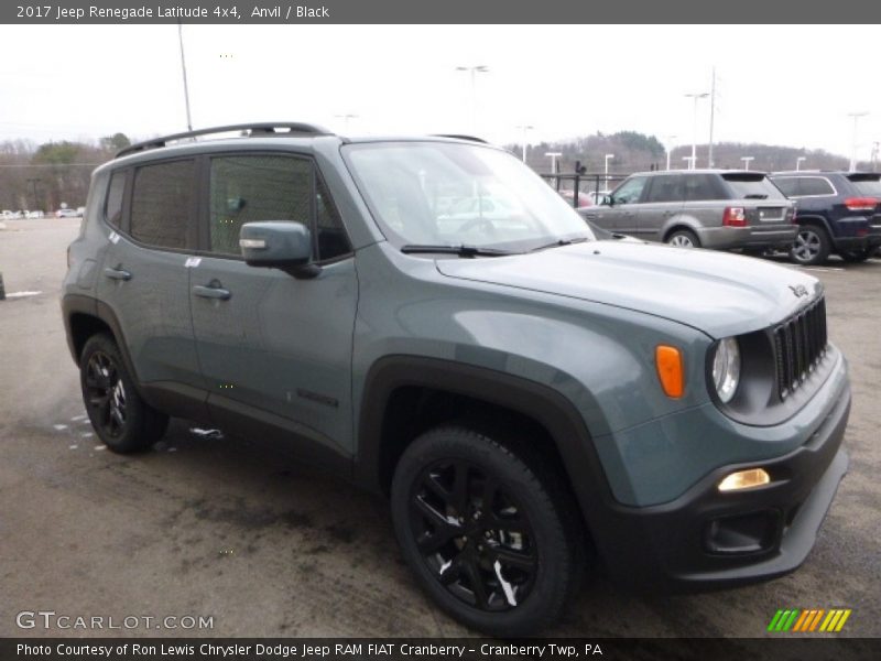 Front 3/4 View of 2017 Renegade Latitude 4x4