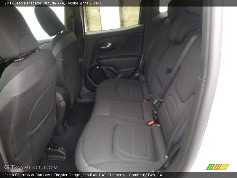 Alpine White / Black 2017 Jeep Renegade Latitude 4x4