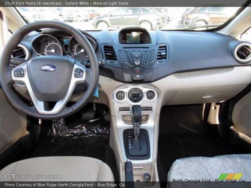 Oxford White / Medium Light Stone 2016 Ford Fiesta SE Hatchback