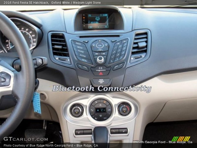Oxford White / Medium Light Stone 2016 Ford Fiesta SE Hatchback