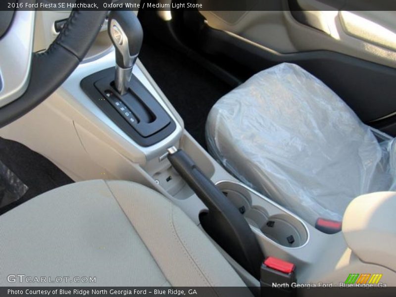 Oxford White / Medium Light Stone 2016 Ford Fiesta SE Hatchback