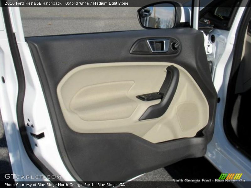 Oxford White / Medium Light Stone 2016 Ford Fiesta SE Hatchback