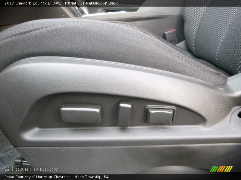 Patriot Blue Metallic / Jet Black 2017 Chevrolet Equinox LT AWD