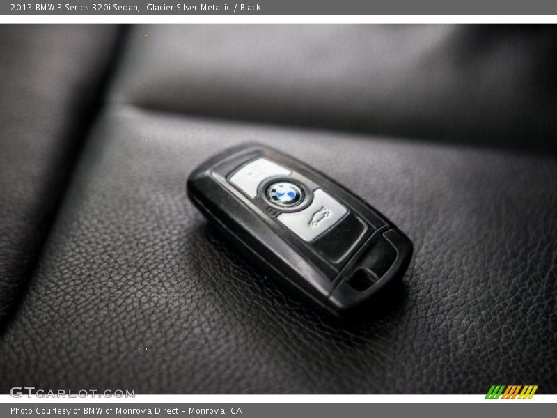 Glacier Silver Metallic / Black 2013 BMW 3 Series 320i Sedan