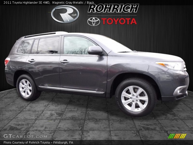 Magnetic Gray Metallic / Black 2011 Toyota Highlander SE 4WD