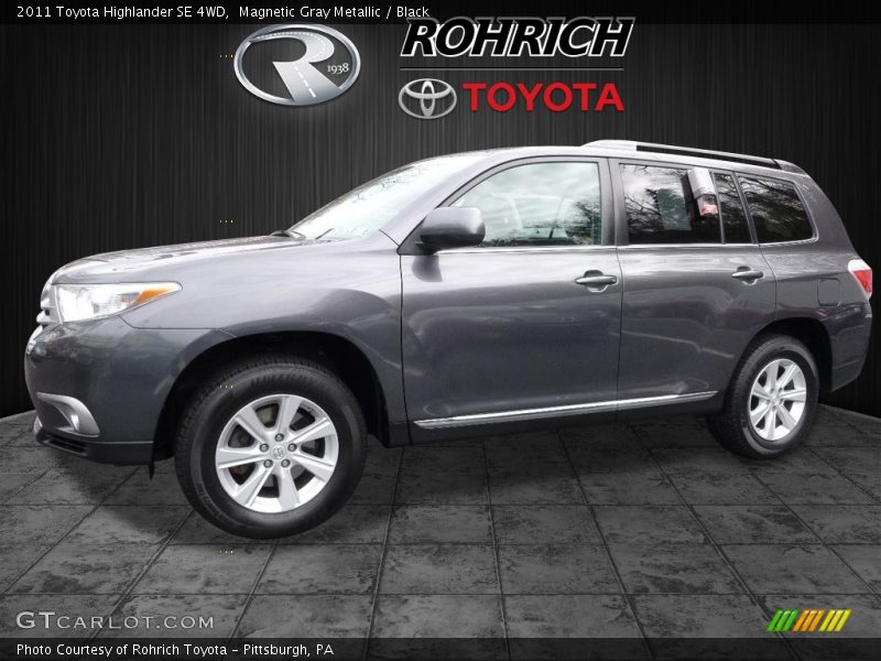 Magnetic Gray Metallic / Black 2011 Toyota Highlander SE 4WD