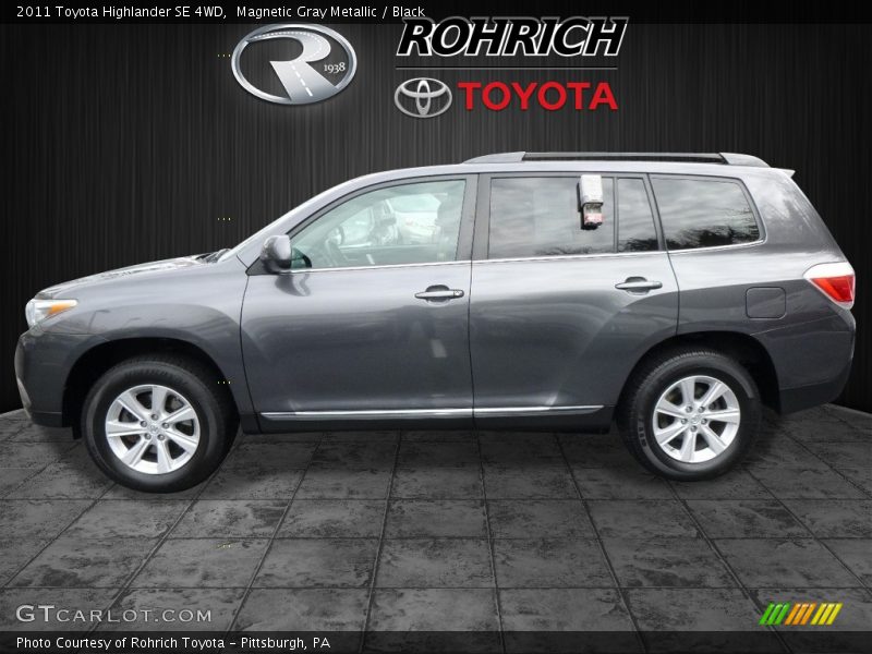 Magnetic Gray Metallic / Black 2011 Toyota Highlander SE 4WD