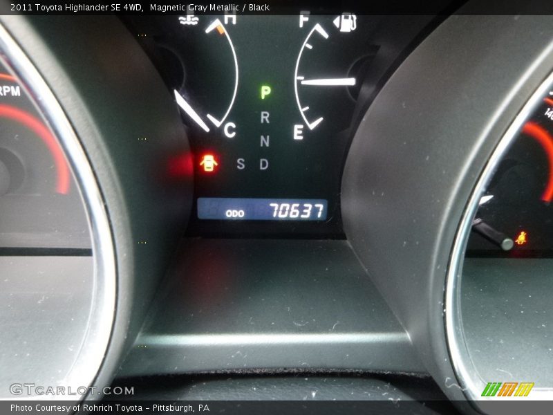 Magnetic Gray Metallic / Black 2011 Toyota Highlander SE 4WD