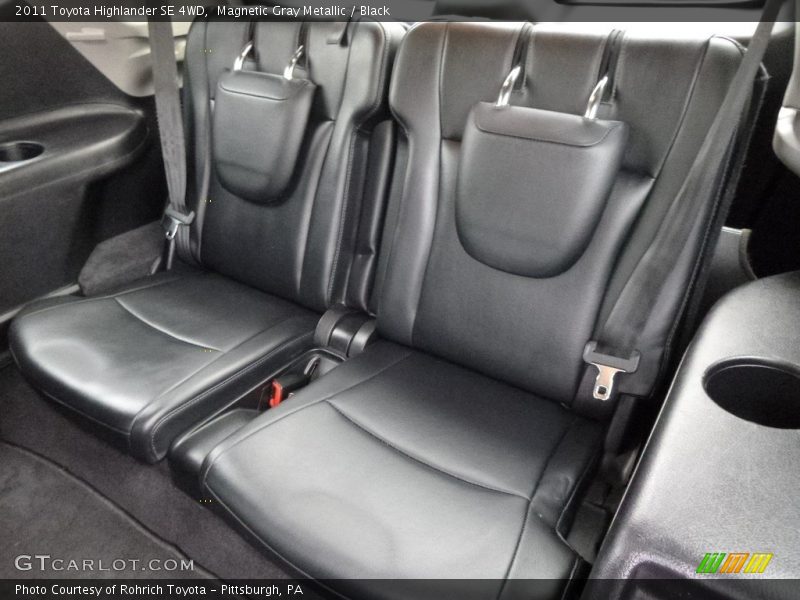 Magnetic Gray Metallic / Black 2011 Toyota Highlander SE 4WD