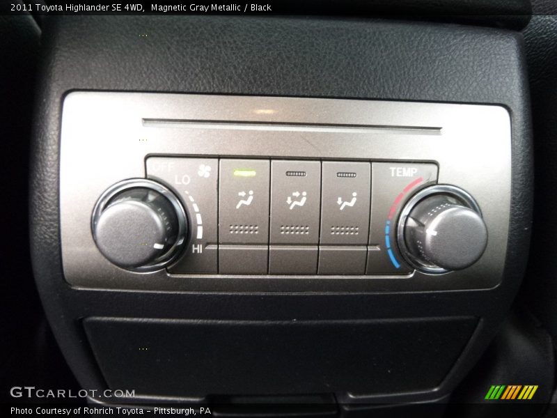 Magnetic Gray Metallic / Black 2011 Toyota Highlander SE 4WD