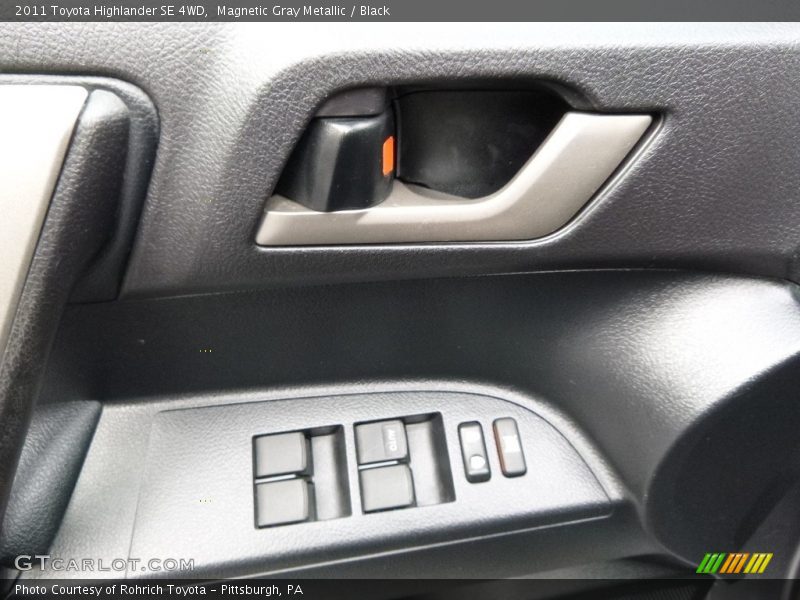 Magnetic Gray Metallic / Black 2011 Toyota Highlander SE 4WD