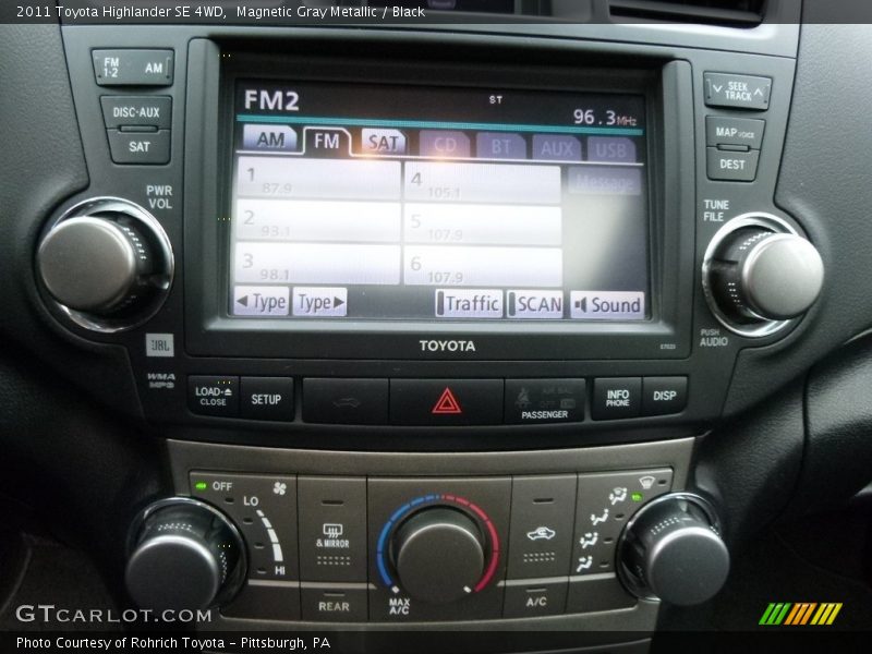 Magnetic Gray Metallic / Black 2011 Toyota Highlander SE 4WD