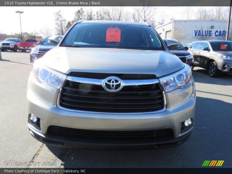 Creme Brulee Mica / Black 2016 Toyota Highlander XLE