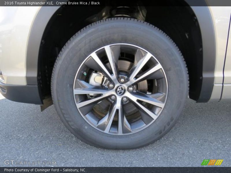 Creme Brulee Mica / Black 2016 Toyota Highlander XLE
