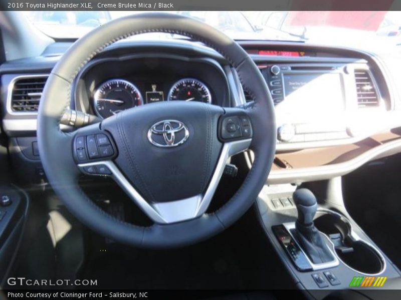 Creme Brulee Mica / Black 2016 Toyota Highlander XLE